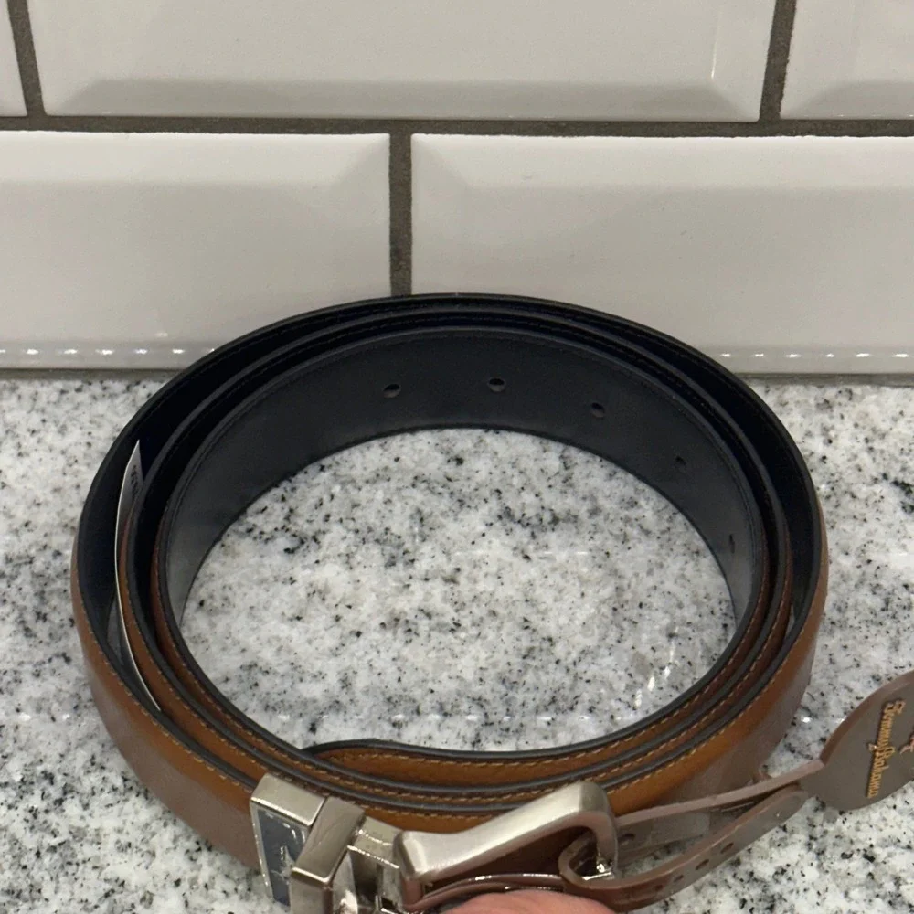 New Tommy Bahama Men XL 42-44 Belt Cognac Black Brown Reversible Leather Coastal